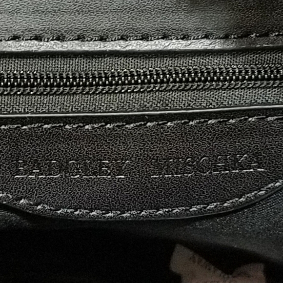 NWT-LAST ONE!-Badgley Mischka Quilted Black Camera Bag - Picture 6 of 8